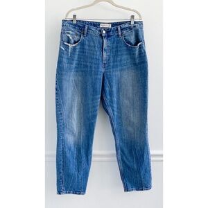 Abercrombie High Rise Curve Love Mom Jean
